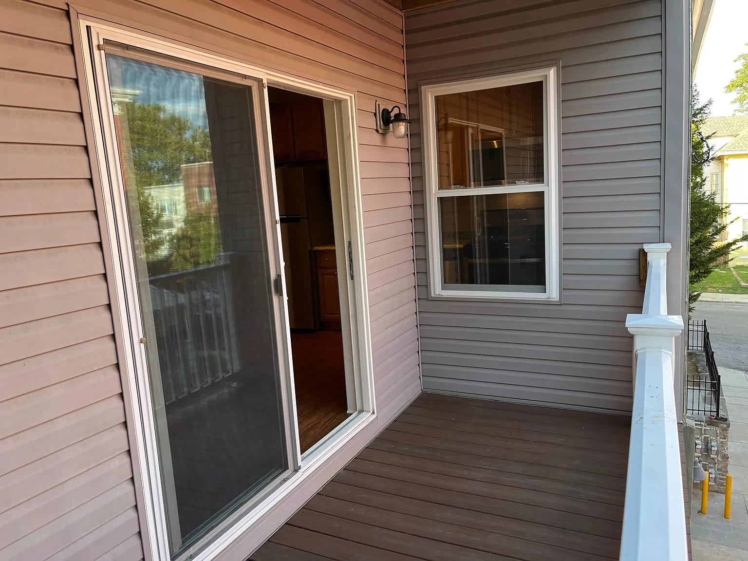 4 bed, 1100 sqft, $2,640 — Photo 3