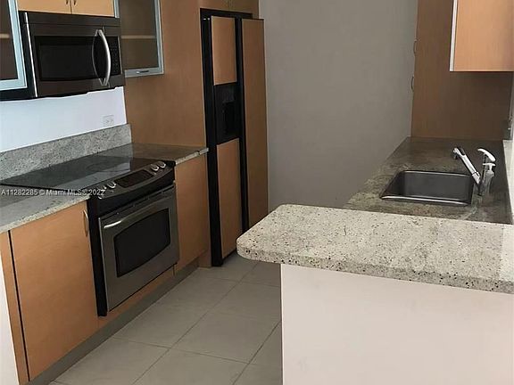 5th image of 18800 NE 29th Ave APT 630