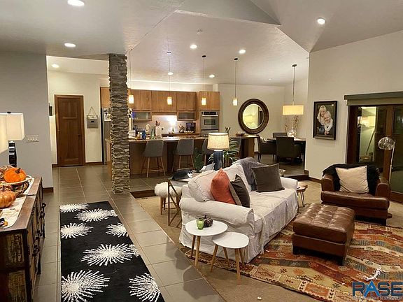 3rd image of 26507 Lakeview Pl