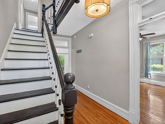 3rd image of 1206 Dearing St