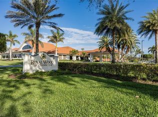 5965 Bloomfield CIR #B306, NAPLES, FL 34112