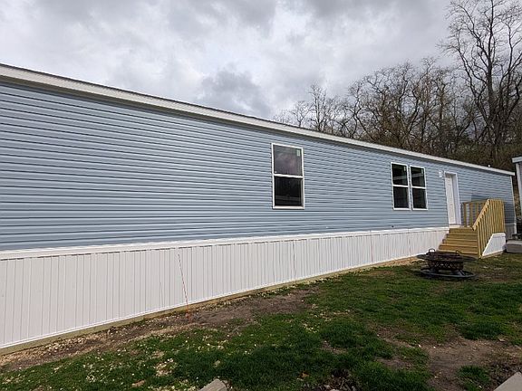 5th image of 15462 Lewis Rd #19