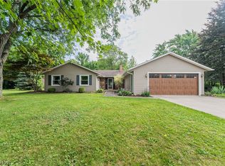 102 Graybark Ln, Amherst, OH 44001