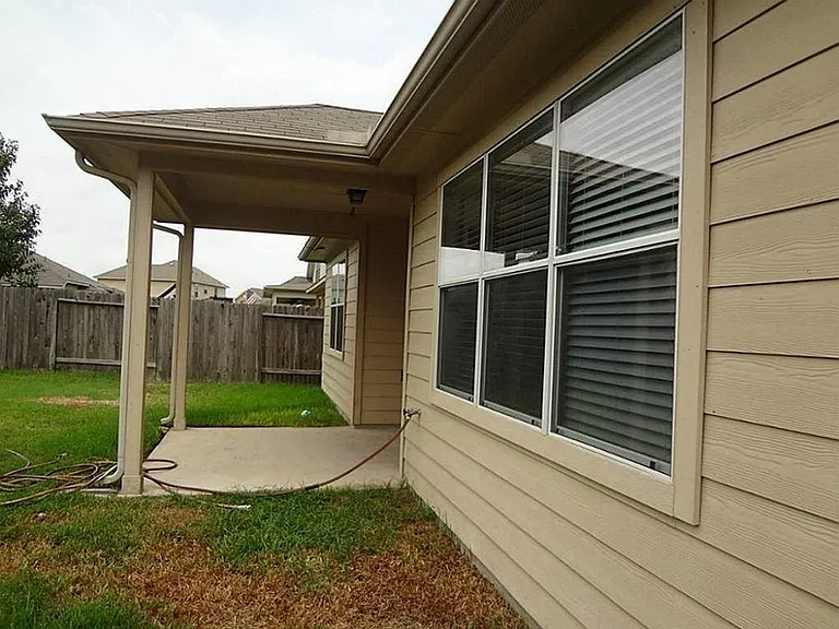 6027 Schaumburg Dr — Photo 17