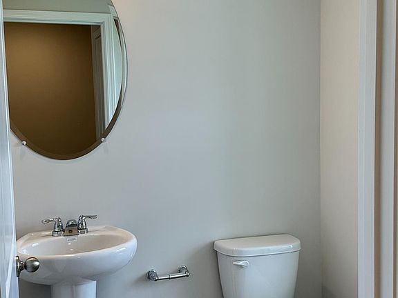 5th image of 2421 Amelia Ct