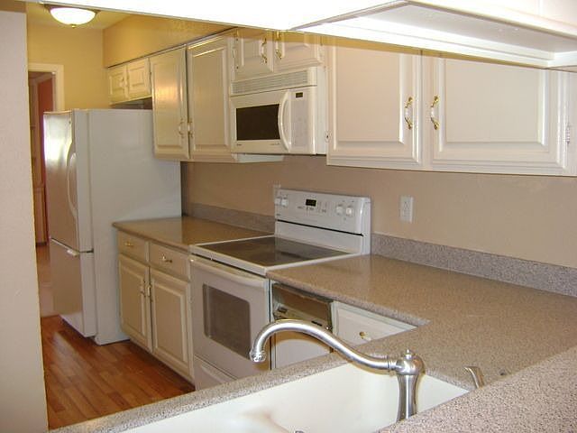 2nd image of 4010 Towngate Blvd