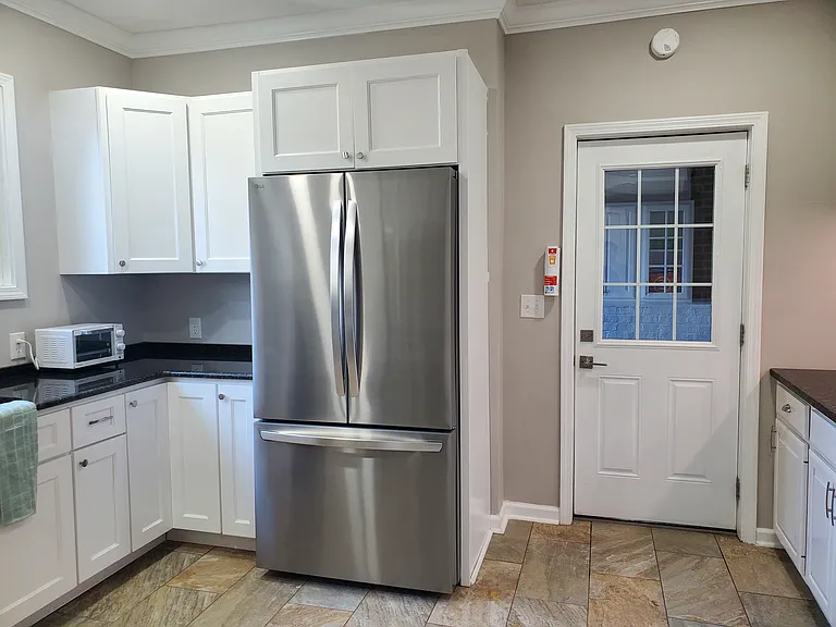 210 S Lynn Ave — Photo 33