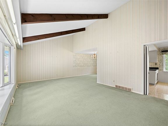 5th image of 5595 Lansbury Ln