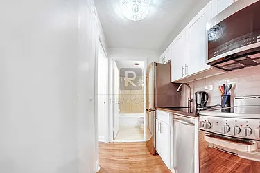 Rented by R New York