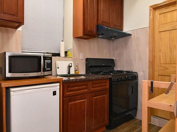 4th image of 123 Ludlow St #1N