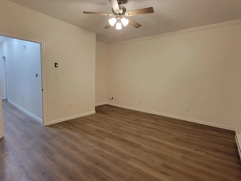 717 Main St #1 — Photo 9