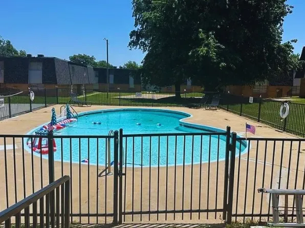 Jasper Gardens Apartments