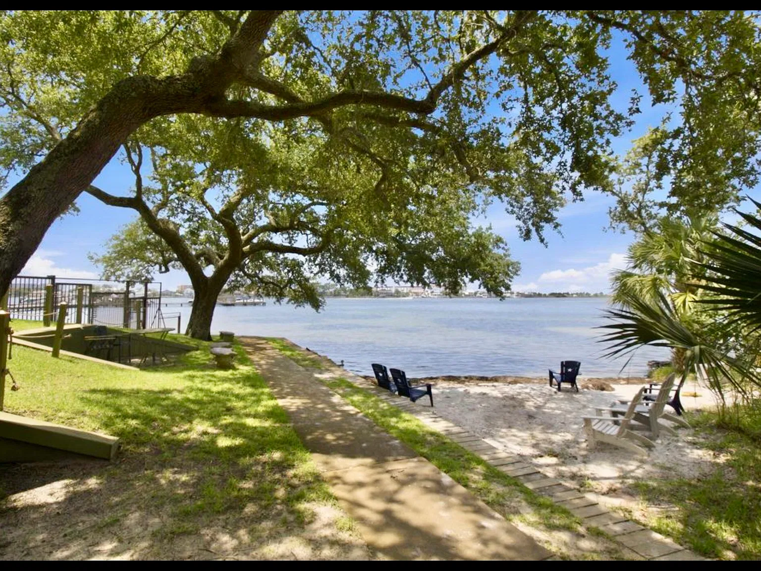 Studio, 325 sqft, $1,650 — Photo 2