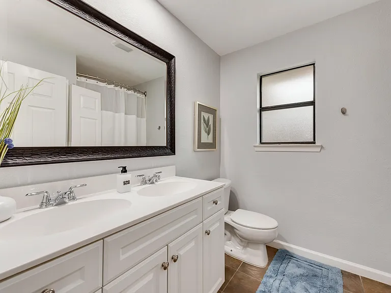 En suit #6 Bathroom
