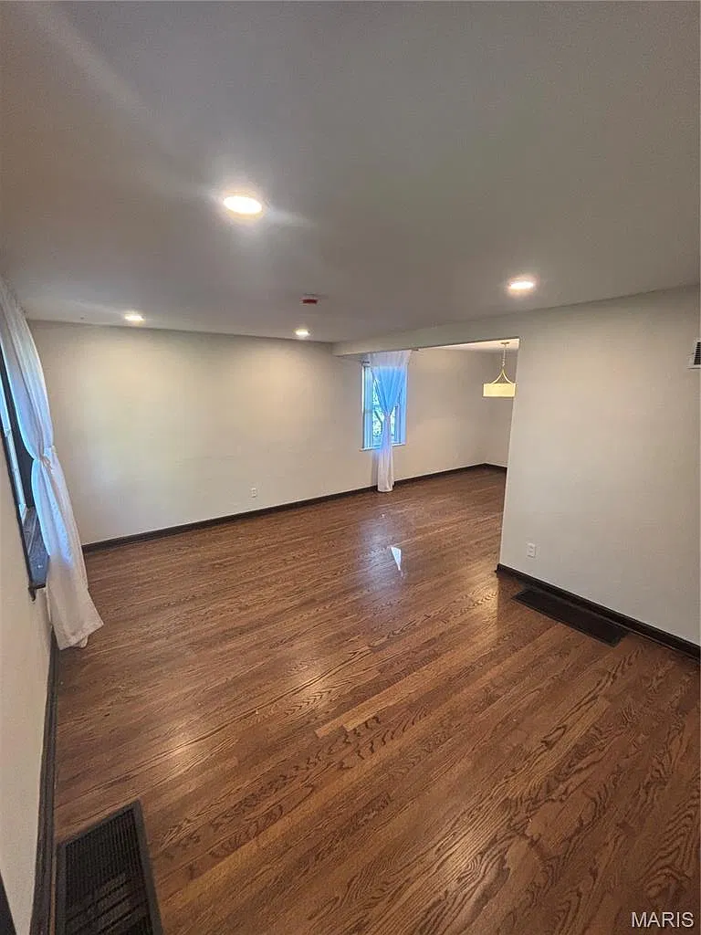 4 bed, 2.0 bath, 1507 sqft, $1,850 — Photo 2