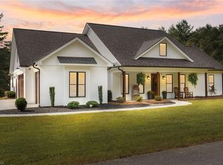 113 Breken Ridge Dr, Mount Airy, NC 27030