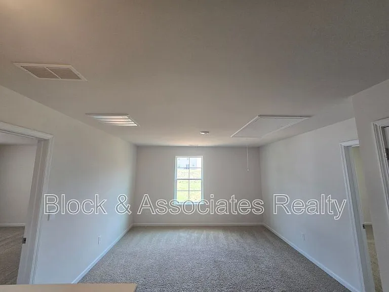 310 Beresford Way — Photo 17