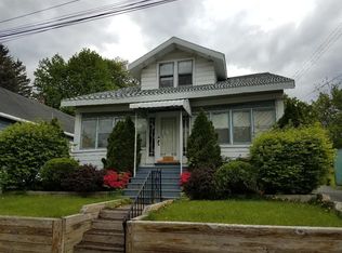 2 Hutton St #2, Menands, NY 12204