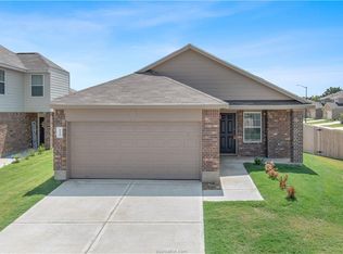 2110 Oakwood Forest Dr, Bryan, TX 77803