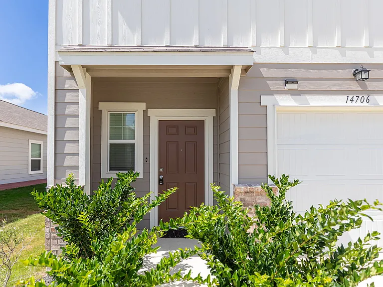 14706 Maple Ter — Photo 3