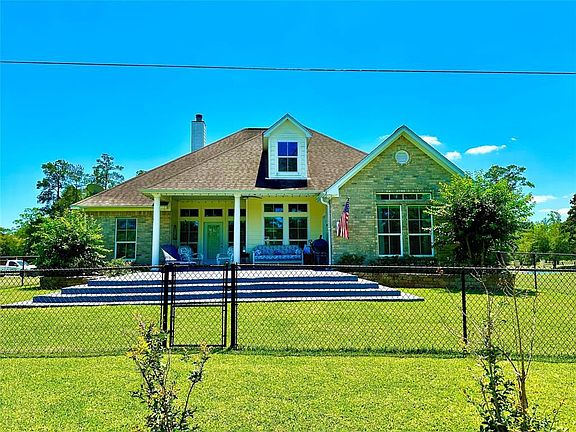 2nd image of 270 Idylwild Dr