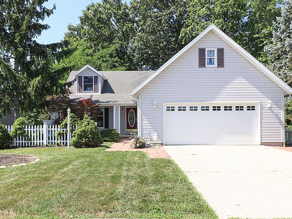 3rd image of 289 Longwood Pl