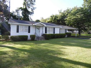 320 6th Ave, Eastman, GA 31023