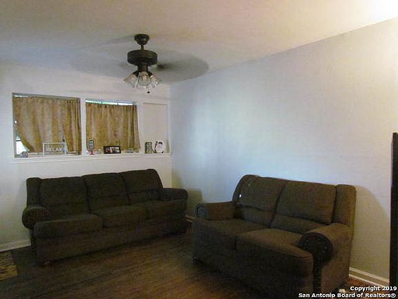 3rd image of 319 Clovis Pl