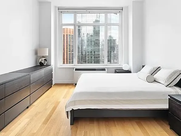 325 Fifth Avenue image 3 of 14