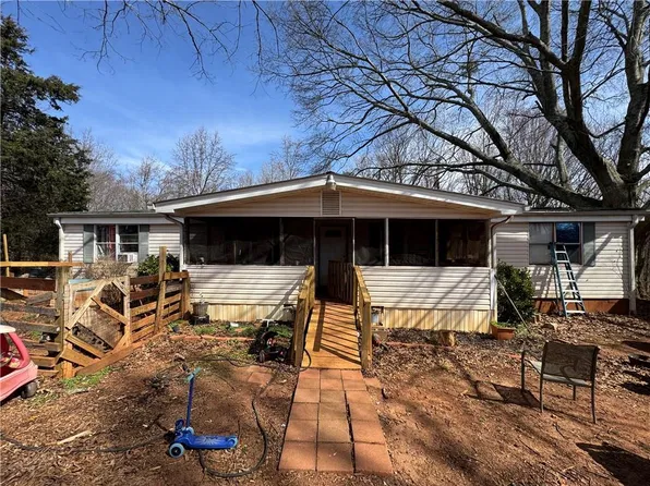 8943 John Savage Rd, Lula, GA 30554
