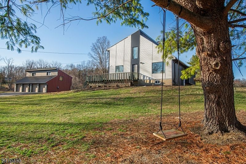 1st image of 17 Mulford Rd