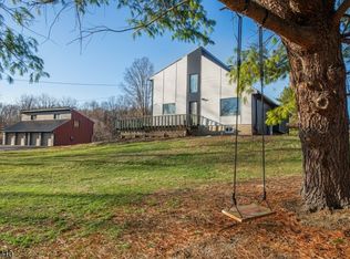 17 Mulford Rd, Lafayette, NJ 07848