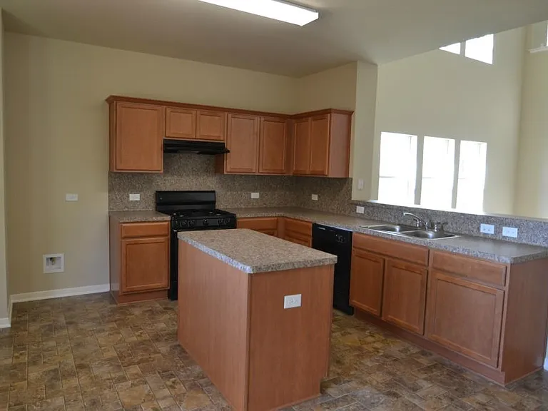 1385 Red Stag Pl — Photo 4