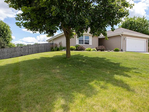 2nd image of 225 Pioneer Dr