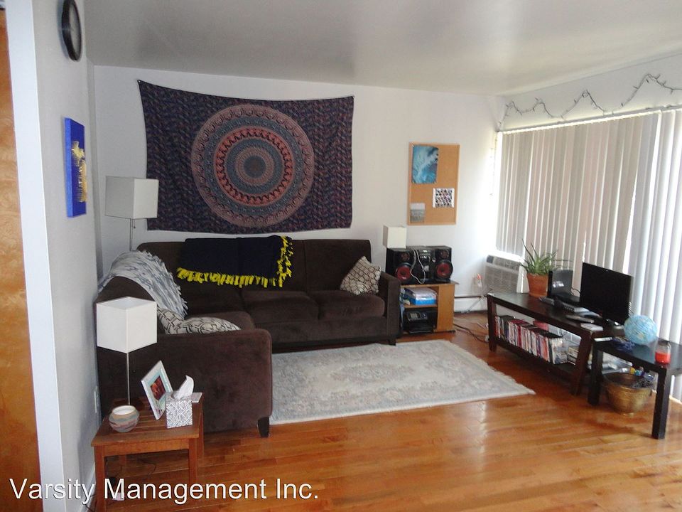 2nd image of 917 Packard St APT 01
