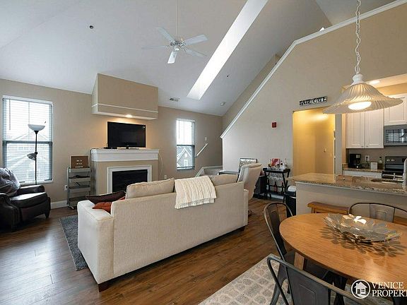 2nd image of 1771 Drayton Park Ct