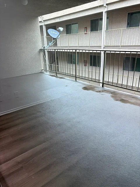 3 bed, 1050 sqft, $2,575 — Photo 2