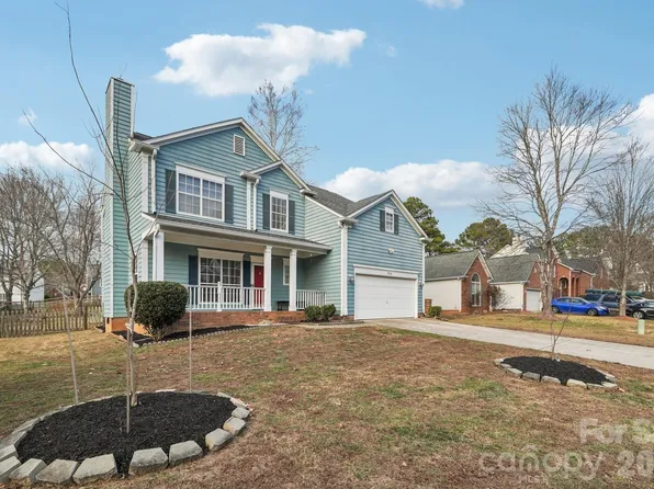 8426 Red Cypress Ct, Charlotte, NC 28216