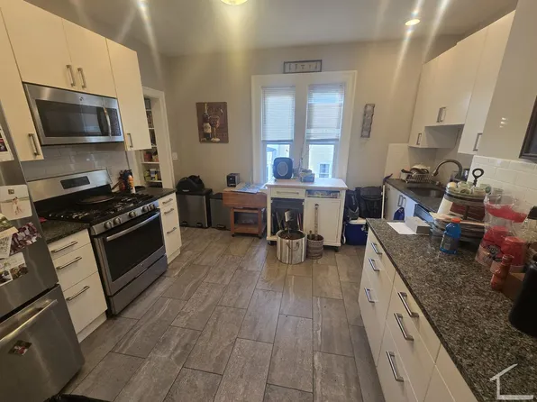 99 Summer St #2, Watertown, MA 02472