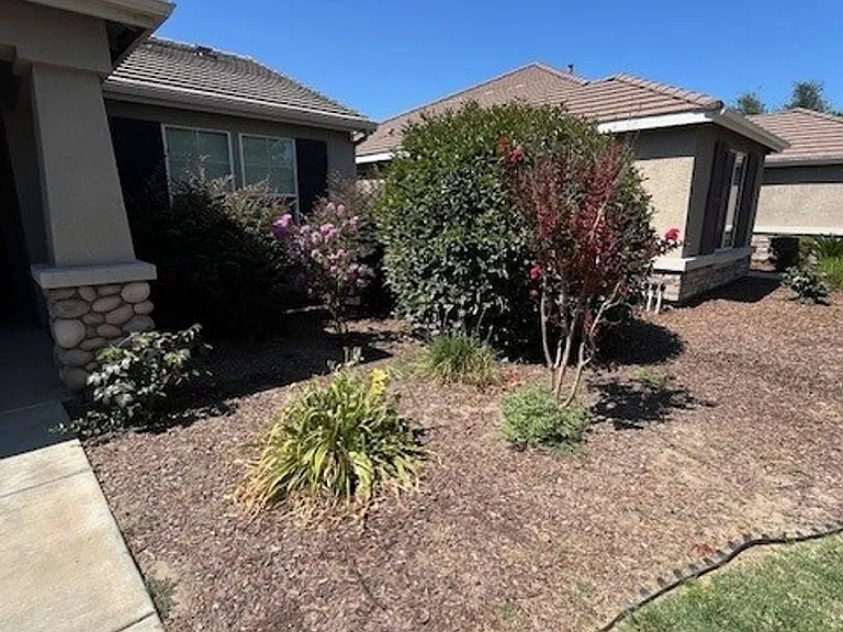 2777 Hoyt Ave — Photo 2