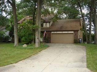 8325 Valleywood Ln, Portage, MI 49024