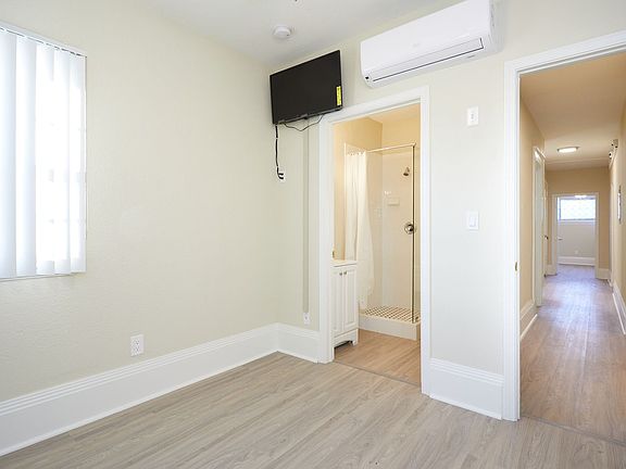5th image of 1840 W 11th Pl