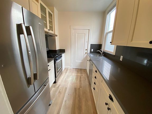 4th image of 1651 Larkin St APT 11