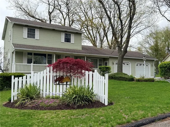1 Henry Dr, Auburn, NY 13021