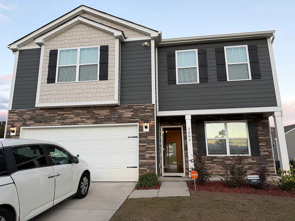 3209 Liberty Elm Ln
