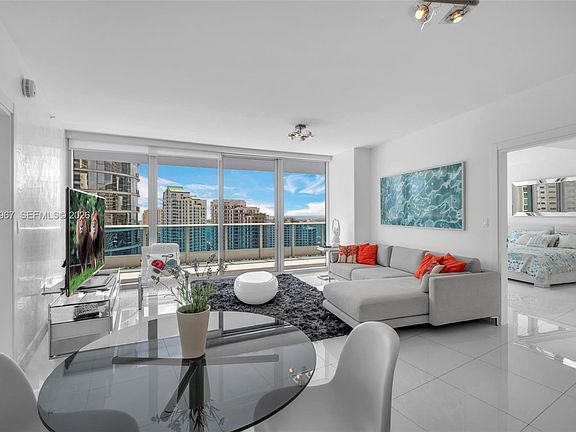 5th image of 200 Biscayne Boulevard Way APT 3703