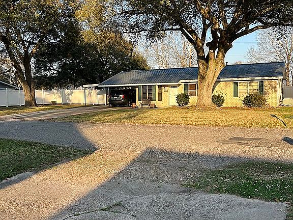 2nd image of 847 Louisiana Ave