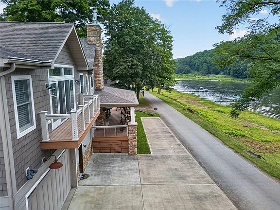 2nd image of 2298 Monterey Rd