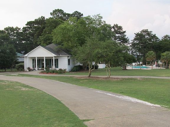 5th image of 109 Cherry Hills Dr