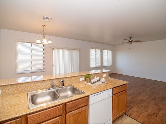 Kitchen & Dining Area